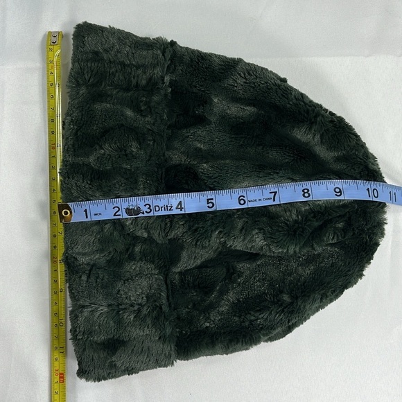 Anthro Sleeping on Snow Faux Fur Silky Cuffed Toboggan Hat - Picture 5 of 9